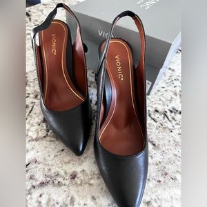 Women’s shoes. Vionic pumps. 4 inch heels. Black leather